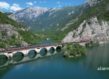 18.000 Tonnen Material sind im Hafen von Ploče angekommen – entscheidend für unsere Projekte mit Alternativa Sarajevo.