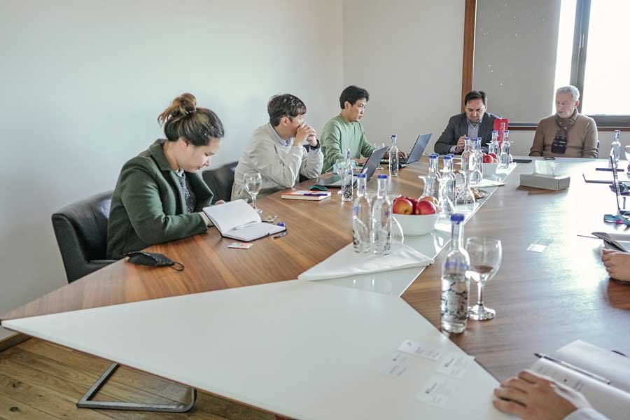 Eine Delegation aus Korea zu Besuch bei Alternativa
