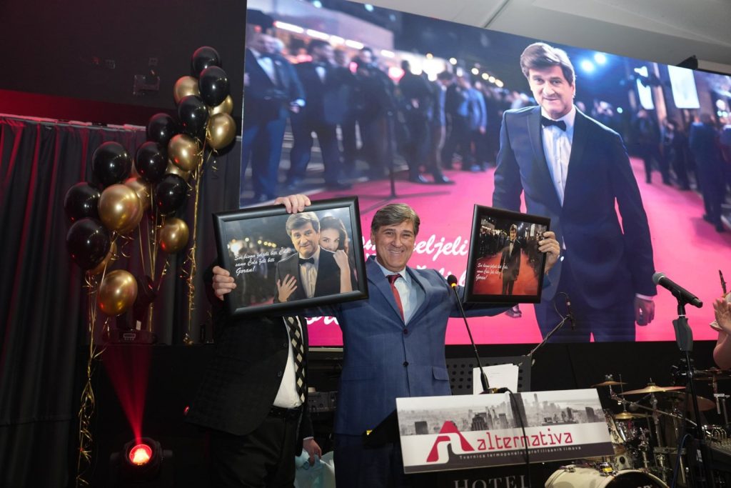 Uposlenici Alternative u veselom duhu ispratili 2023. godinu