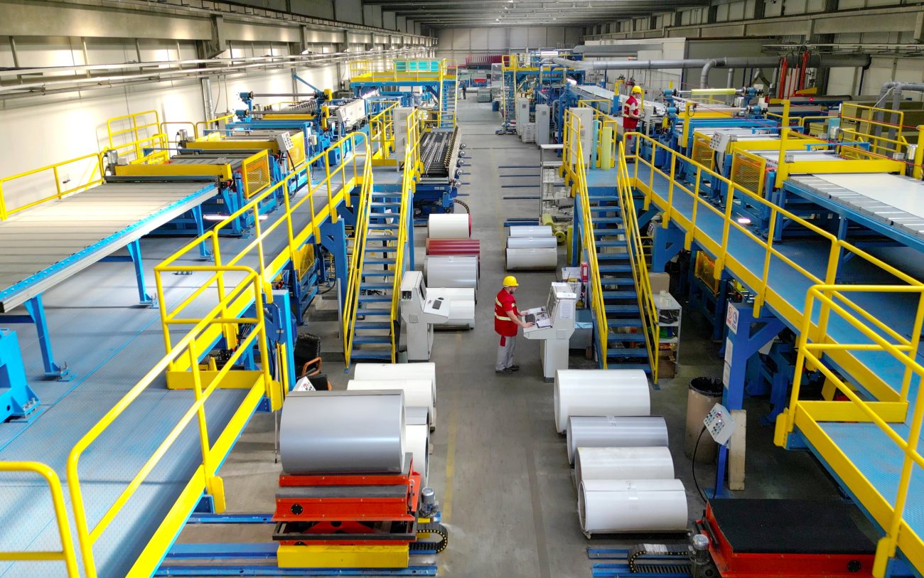 The production hall in Hrasnica under LED lighting